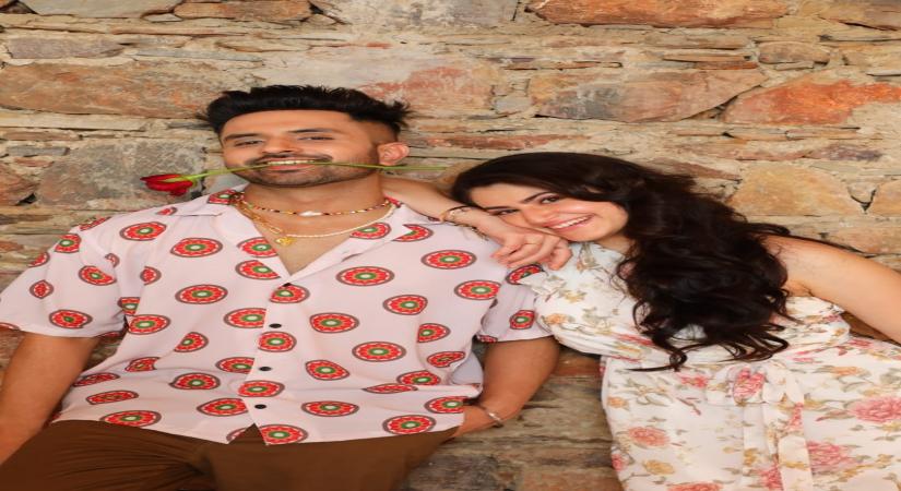 Akull, Aastha Gill's romantic single 'Soulmate' out.