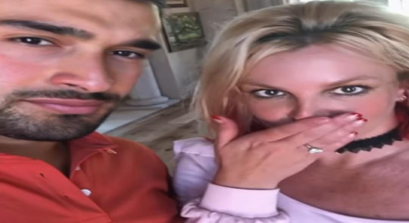 Britney Spears and Sam Asghari officially engaged
