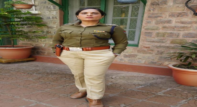 icha Chadha met female cops for 'Candy'