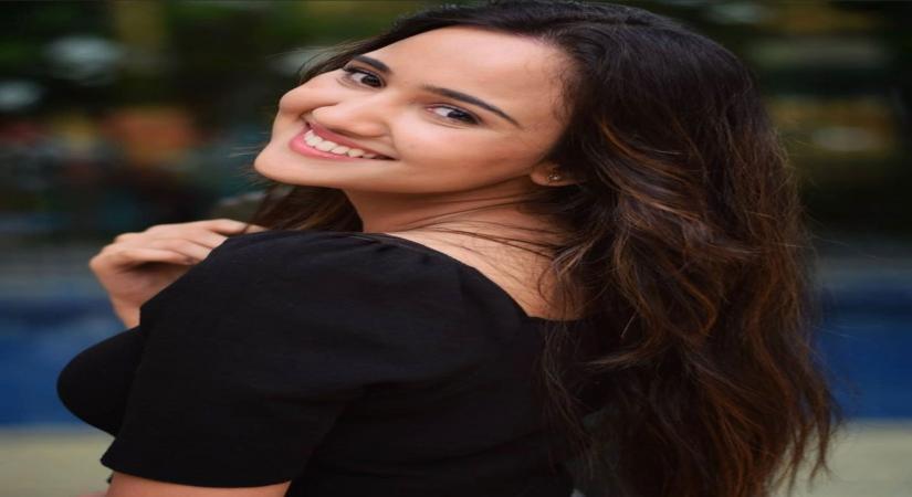Ashi Singh learnt to fix a car engine for her role in 'Meet'.