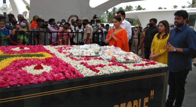 Ahead of 'Thalaivii' release' Kangana visits Jayalalithaa's memorial.