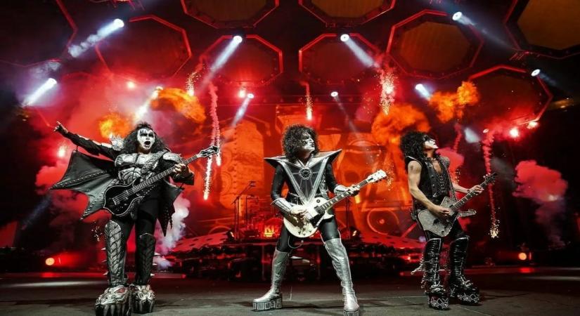 After Paul, Gene Simmons tests COVID+, Kiss postpone tour dates