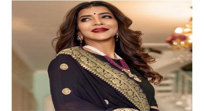 Lakshmi Manchu had a blast hosting SIIMA awards.