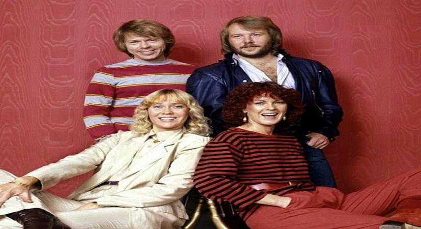 ABBA's 'Gold' returns to top 40 on Billboard 20, after 3 years.