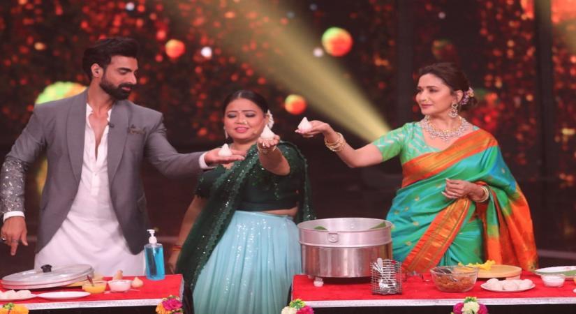 Madhuri Dixit reveals her love for 'Modak' on sets of 'Dance Deewane'.