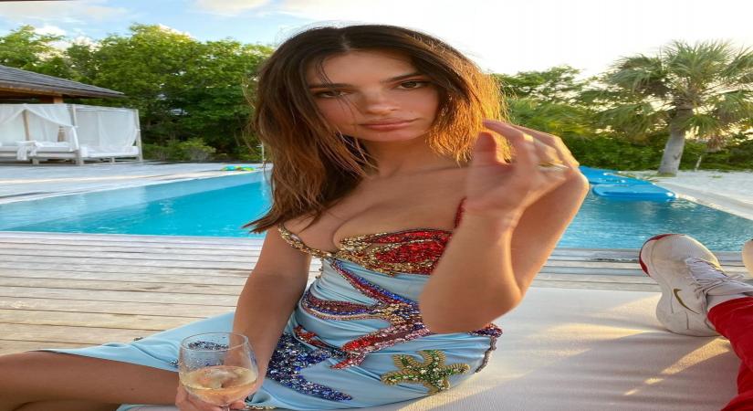 Emily Ratajkowski(photo:instagram)