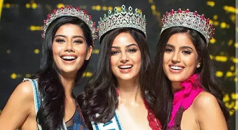 (L-R) LIVA Miss Diva Supranational 2021 Ritika Khatnani, LIVA Miss Diva Universe 2021 Harnaaz Sandhu and LIVA Miss Diva 1st runner-up Sonal Kukreja.