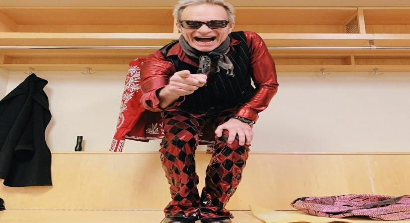 David Lee Roth says he's retiring after Las Vegas shows in 2022.