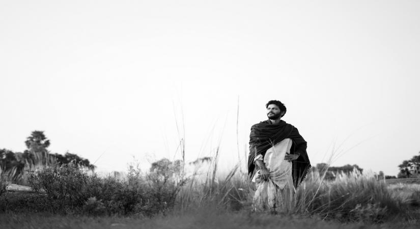 Picture for Avijatrik Bengali film produced by Madhur Bhandarkar