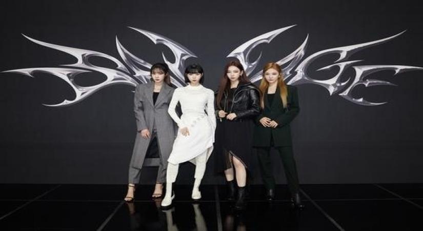 South Korean girl group aespa debuts at No. 20 on Billboard 200.
