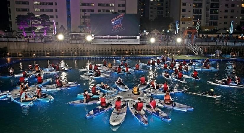 USAN FILM FEST OFFERS MOVIE-WATCHING EXPERIENCE ON PADDLEBOARDS