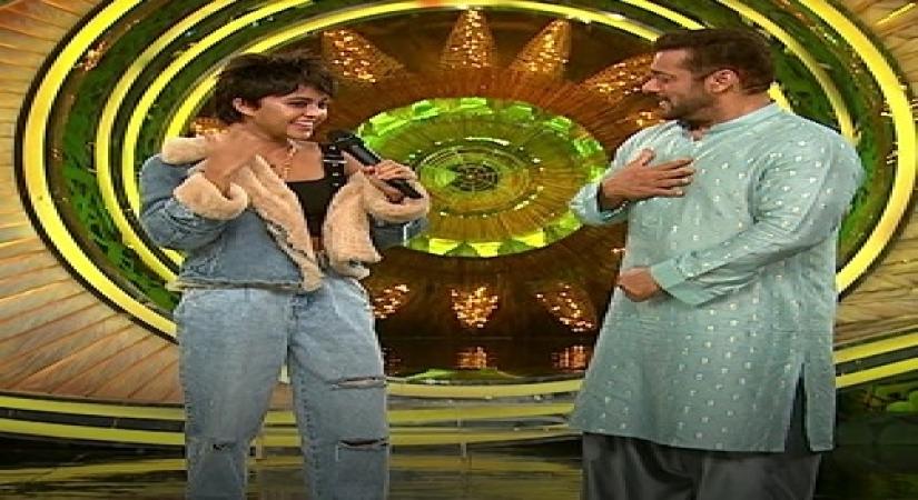 'Bigg Boss 15': Sri Lankan singer Yohani enjoys singing with Salman Khan.