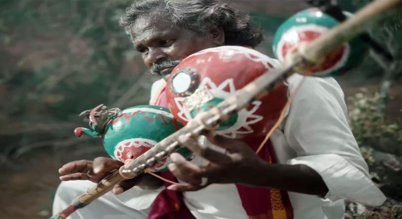 Bheemla Nayak' composer Thaman felicitates folk singer Mogulaiah