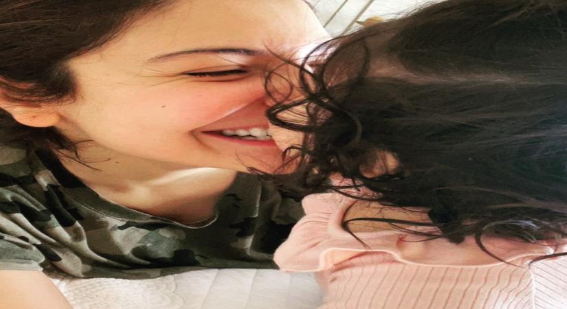 Anushka Sharma and daughter Vamika. (Credit: Instagram)