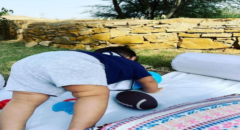 kareena in jaisalmer with hubby and kids.(photo:instagram)