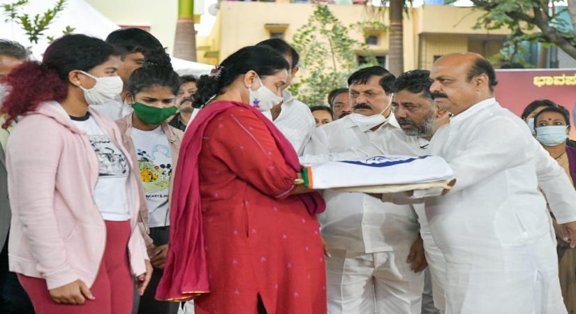 K'taka CM Bommai bids affectionate goodbye to Puneeth.