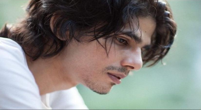 Nakul Roshan Sachdeva plays an alcoholic Casanova in web series
