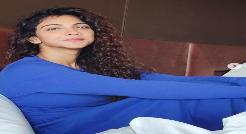 Madonna Sebastian sings Kannada song at 'Kotigobba 3' success event.