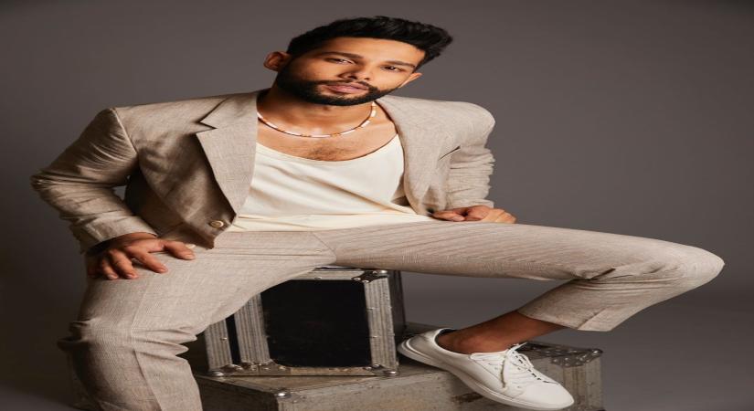 Siddhant weighs in on the insider vs outsider debate.