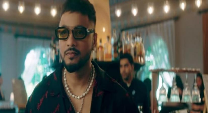 Raftaar out with new party song 'Ghana Kasoota'.