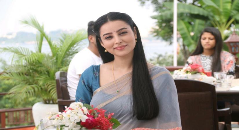 Chandni Sharma.