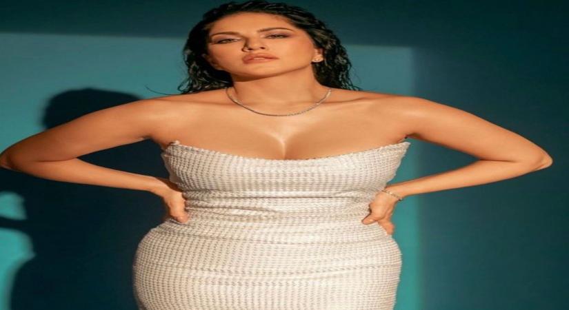 Sunny Leone completes shooting her portions  for Tamil Horror comedy  Oh My Ghost.
