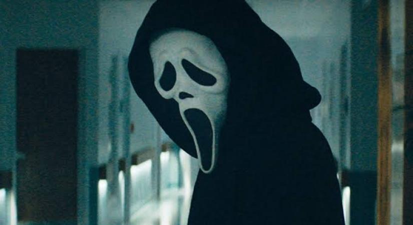 Slasher movie 'Scream' ends four-week reign of 'Spider-Man'.