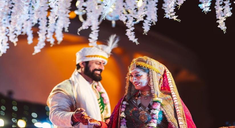 Mohit Raina with his wife Aditi.(photo:instagram)