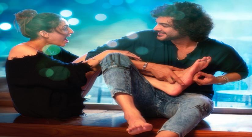 Sensual number 'Pataas Pilla' from 'DJ Tillu' released.