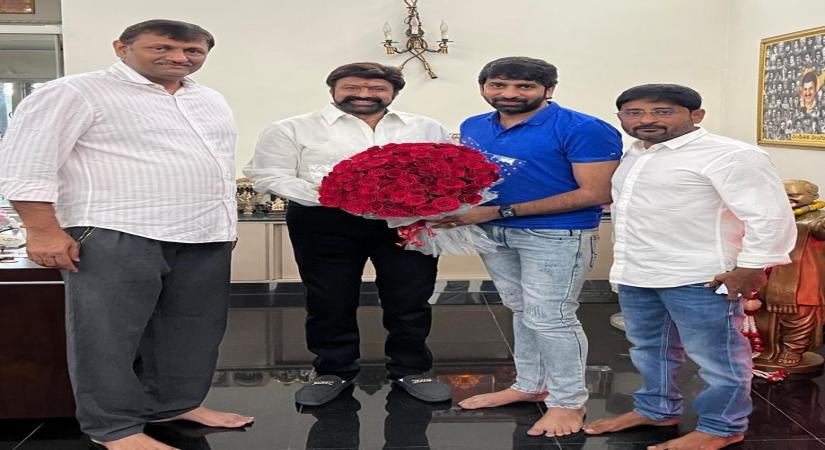 #NBK107: Balakrishna and Gopichand Malineni kick-start shooting.