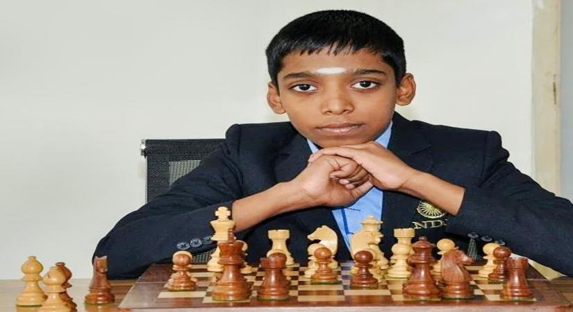Kamal congratulates GM Praggnanandhaa for defeating world chess champ.