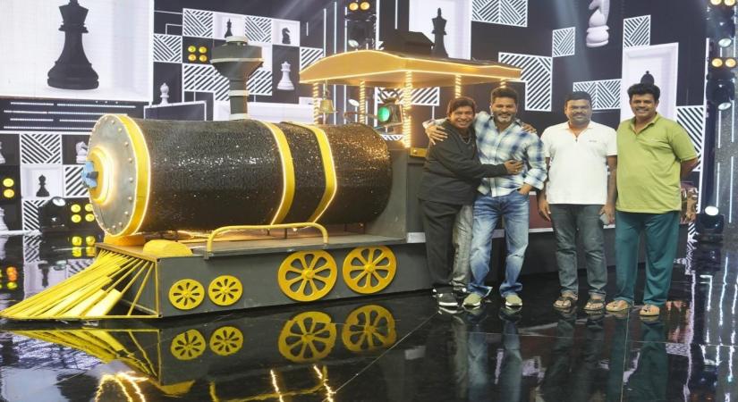 Prabhu Deva choreographs song for Vadivelu in 'Naai Sekar Returns'.