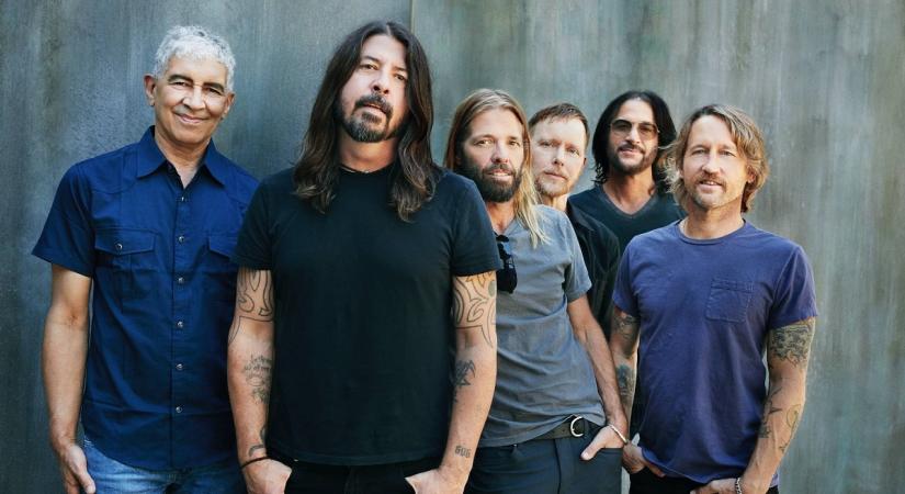 'Foo Fighters' clinch all awards in rock categories.