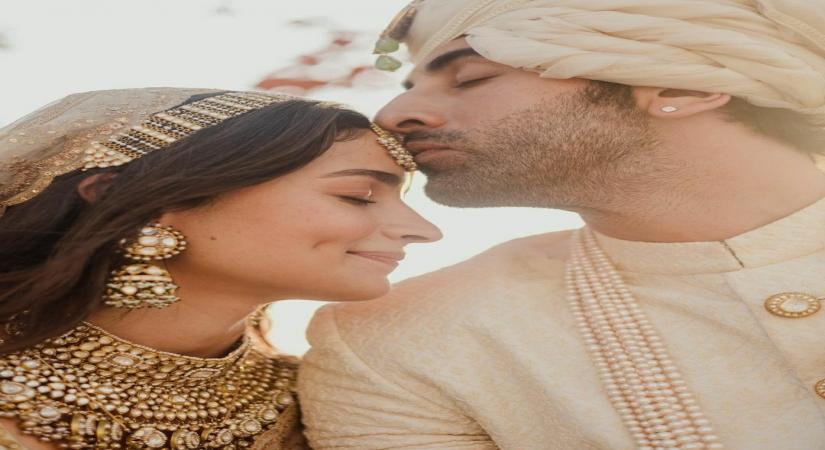 Ranbir-Alia wedding: Mom Neetu, sister Riddhima welcome 'bahu' home