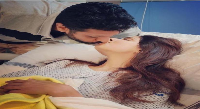 Chhavi Mittal celebrates anniversary with hubby Mohit Hussein