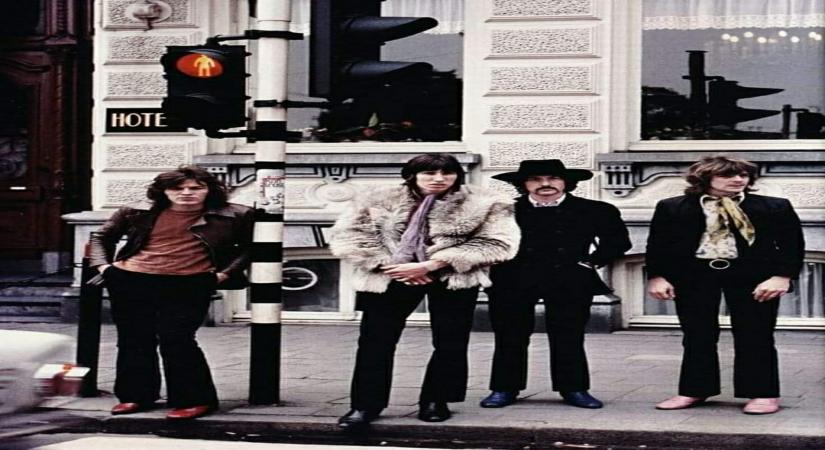 Pink Floyd reunite for Ukraine protest song