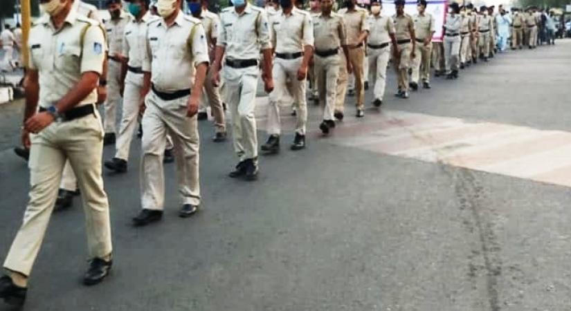 Semi-nude photos of men in MP police station go viral