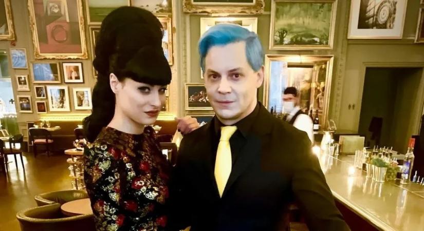 Jack White marries fellow rocker Olivia Jean on stage at tour opener story