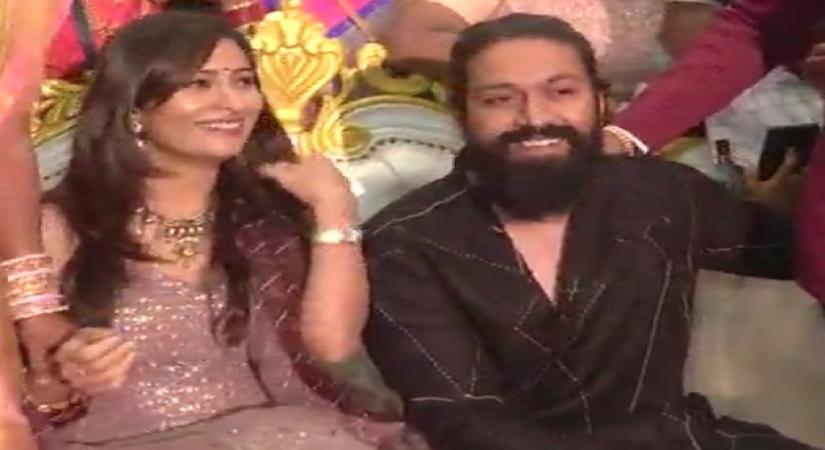 Rocking star Yash comes down to native Mysuru city, to attend buddyÃ¢ÂÂs wedding, steals more hearts