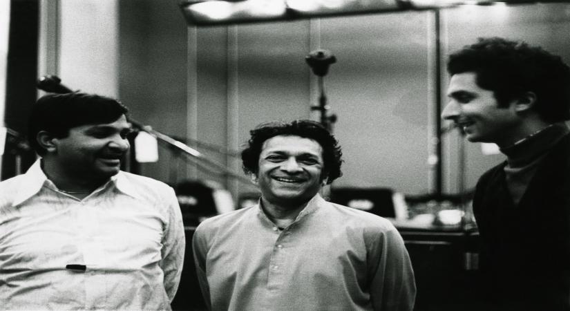 A rare image of Pandit Shivkumar Sharma (right) with Pandit Ravi Shankar (centre) and Pandit Hariprasad Chaurasia. Image courtesy of Niyogi Books.