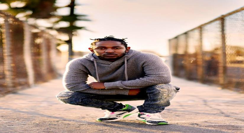 Kendrick Closes Glastonbury Chanting 'Godspeed for Women's Rights