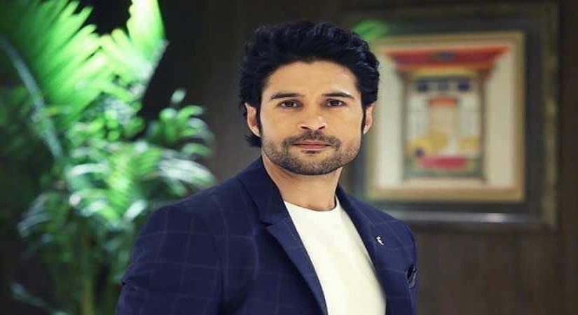 Rajeev Khandelwal on taking up live theatre as a challenge.(photo:ianslife)