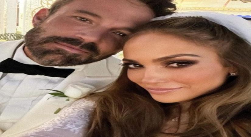 Ben Affleck breaks down in tears on honeymoon with JLo
