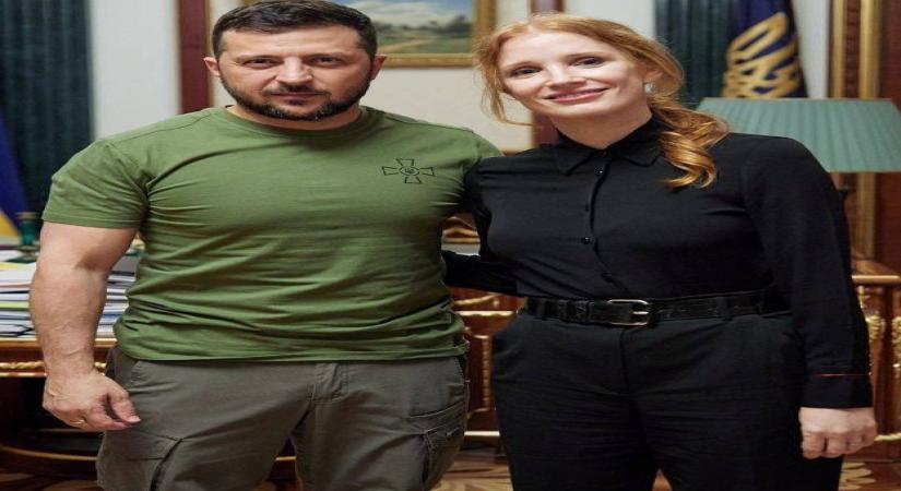 Jessica Chastain meets Ukrainian President in Kiev.(photo:Twitter)