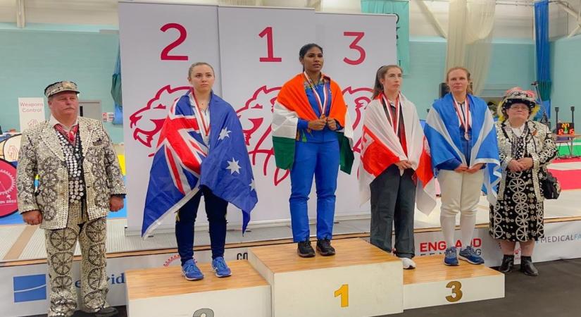Sasikumar congratulates Bhavani Devi for winning Fencing gold in Commonwealth Games