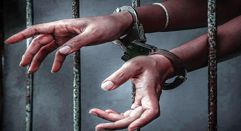 Crime Handcuff. (Credit : Raj Kumar Nandvanshi)