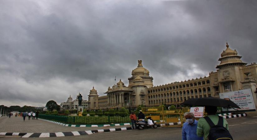 B'luru wakes up to cloudy day, most K'taka dists to receive showers till Oct 11