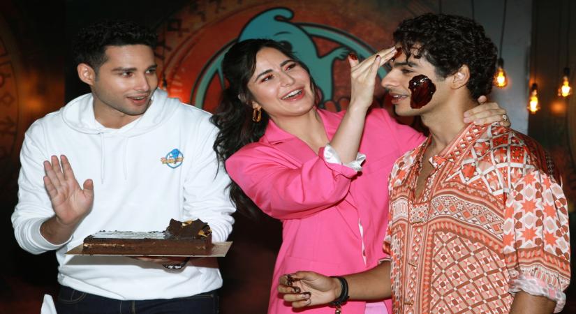Mumbai: Bollywood actress Katrina Kaif along with actor Siddhant Chaturvedi celebrate the birthday of Ishaan Khatter during a promotion of their film 'Phone Bhoot' in Mumbai on Tuesday, November 01, 2022. (Photo: Sanjay Tiwari/IANS)