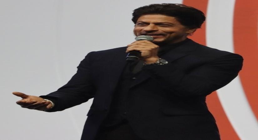 Shah Rukh Khan receives Global Cinema Icon of Cinema and Culture Narrative award at Sharjah International Book Fair 2022.