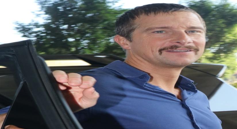 Mumbai : British adventurer Bear Grylls Spotted At Mumbai Airport on Tuesday, December 20, 2022.(Photo: Sanjay Tiwari/IANS)